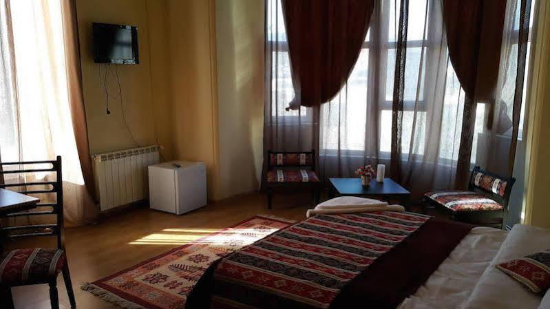 Alphabet Boutique Hotel Тбілісі Екстер'єр фото