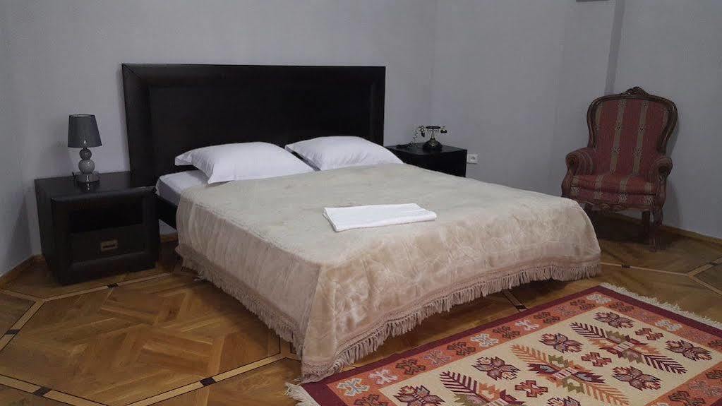 Alphabet Boutique Hotel Тбілісі Екстер'єр фото